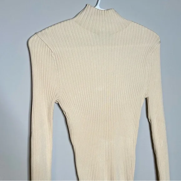 Zara Ribbed Turtleneck - Picture 4 of 7